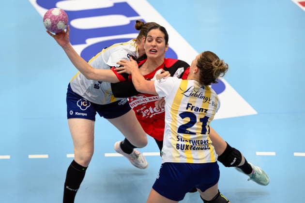 Kelly de Abreu Rosa, Thueringer HC, 77, Nele Franz, Buxtehuder SV, 21, Lin Lueck, Buxtehuder SV, 51 GER, Thueringer HC vs. Buxtehuder SV, Handball, Alsco Women’s Handball Bundesliga, 2026–2027 Season, Matchday 1, Sunday, 3:00 p.m., August 30, 2026 GER, Thueringer HC vs. Buxtehuder SV, Handball, Alsco Women’s Handball Bundesliga, 2026–2027 season, Matchday 1, Sunday, 3:00 p.m., August 30, 2026, Bad Langensalza Copyright: xMartinxHerbstx