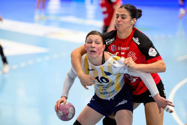 Anika Hampel (Buxtehuder SV), 10, under pressure from Luca Csikos (Thueringer HC), 05 GER, Thueringer HC vs. Buxtehuder SV, Handball, Alsco Women s Handball Bundesliga, 2026–2027 Season, Matchday 1, Sunday, 3:00 p.m., August 30, 2026 GER, Thuringer HC vs. Buxtehuder SV, Handball, Alsco Women’s Handball Bundesliga, 2026–2027 season, Matchday 1, Sunday, 3:00 p.m., August 30, 2026, Bad Langensalza Copyright: xMartinxHerbstx