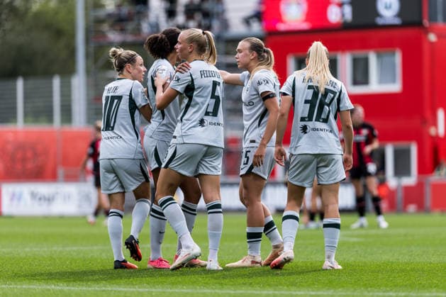 GOOGLE PIXEL Frauen-Bundesliga, Bayer 04 Leverkusen - VfL Wolfsburg; 30.08.2026 Jubel zum 0:1 durch Ella Peddemors (VfL Wolfsburg, 5), Tor, Torjubel GOOGLE PIXEL Frauen-Bundesliga, Bayer 04 Leverkusen - VfL Wolfsburg, Leverkusen, Ulrich-Haberland-Stadion am 30.08.2026 DFB REGULATIONS PROHIBIT ANY USE OF PHOTOGRAPHS AS IMAGE SEQUENCES AND OR QUASI-VIDEO. *** GOOGLE PIXEL Women s Bundesliga, Bayer 04 Leverkusen vs. VfL Wolfsburg, August 30, 2026—Celebration after Ella Peddemor s 0–1 goal for VfL Wolfsburg, 5, goal, goal celebration GOOGLE PIXEL Women’s Bundesliga, Bayer 04 Leverkusen vs. VfL Wolfsburg, Leverkusen, Ulrich Haberland Stadium on August 30, 2026. DFB regulations prohibit any use of photographs as image sequences and or quasi-video. Copyright: xBEAUTIFULxSPORTS Wunderlx