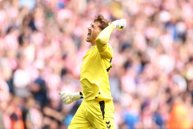 Sunderland v Fulham, Premier League Robin Roefs of Sunderland celebrates during the Premier League match between Sunderland and Fulham at the Stadium Of Light, Sunderland, UK on 30 August 2026. Sunderland Stadium Of Light Tyne and Wear UK Editorial use only DataCo restrictions apply See www.football-dataco.com , Copyright: xRyanxBrownex PSI-24780-0086