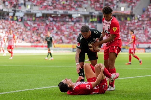 1. Bundesliga: SC Freiburg vs SV Werder Bremen, 30.08.2026 Nach Zweikampf zwischen Marco Friedl (SV Werder Bremen, 32) und Igor MatanoviÄ‡ (SC Freiburg, 31) 1. Bundesliga: SC Freiburg vs SV Werder Bremen, Europa-Park-Stadion, 30.08.2026 DFB DFL REGULATIONS PROHIBIT ANY USE OF PHOTOGRAPHS AS IMAGE SEQUENCES AND OR QUASI-VIDEO. *** Bundesliga Match: SC Freiburg vs. SV Werder Bremen, August 30, 2026. After a tackle between Marco Friedl of SV Werder Bremen, age 32, and Igor Matanovic SC Freiburg, 31 1 Bundesliga SC Freiburg vs. SV Werder Bremen, Europa-Park Stadium, August 30, 2026 DFB and DFL regulations prohibit any use of photographs as image sequences and or quasi-video. Copyright: xBEAUTIFULxSPORTS Boscox