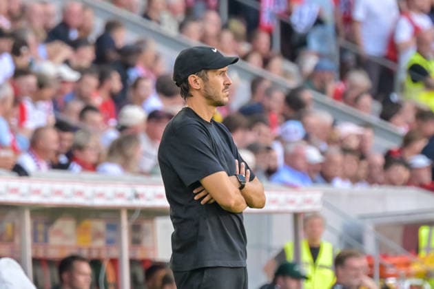 Julian Schuster (SC Freiburg, Trainer) GER, SC Freiburg vs Werder Bremen, Fussball, Bundesliga, 1. Spieltag, Saison 2026 2027, 30.08.2026 DFL DFB REGULATIONS PROHIBIT ANY USE OF PHOTOGRAPHS AS IMAGE SEQUENCES AND OR QUASI-VIDEO GER, SC Freiburg vs Werder Bremen, Fussball, Bundesliga, 1. Spieltag, Saison 2026 2027, 30.08.2026 Freiburg *** Julian Schuster, SC Freiburg, Coach (GER), SC Freiburg vs. Werder Bremen, Soccer, Bundesliga, Matchday 1, 2026–2027 Season, August 30, 2026 DFL DFB regulations prohibit any use of photographs as image sequences and or quasi-video GER, SC Freiburg vs. Werder Bremen, Soccer, Bundesliga, Matchday 1, 2026–2027 season, August 30, 2026, Freiburg Copyright: xEibner-Pressefotox EP_THS