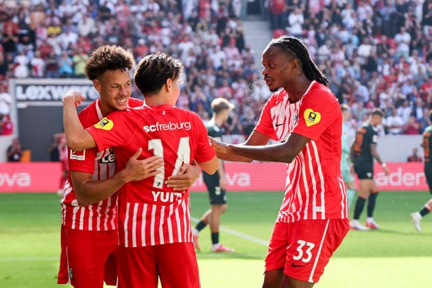 Torjubel SC Freiburg beim 4:0 durch Yuito Suzuki (SC Freiburg, 14) , Deutschland, Fussball, 1. Bundesliga, 1.Spieltag, 2026 2027, SC Freiburg vs. SV Werder Bremen, 30.08.2026, Freiburg im Breisgau Europa-Park Stadion Deutschland *** SC Freiburg celebrates Yuito Suzuki s goal in the 4-0 victory; SC Freiburg, 14, Germany, Soccer, Bundesliga 1, Matchday 1, 2026–2027, SC Freiburg vs. SV Werder Bremen, August 30, 2026, Freiburg im Breisgau, Europa-Park Stadium, Germany Copyright: xGrantxHubbsx