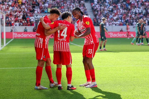 Torjubel SC Freiburg beim 4:0 durch Yuito Suzuki (SC Freiburg, 14) , Deutschland, Fussball, 1. Bundesliga, 1.Spieltag, 2026 2027, SC Freiburg vs. SV Werder Bremen, 30.08.2026, Freiburg im Breisgau Europa-Park Stadion Deutschland *** SC Freiburg celebrates Yuito Suzuki s goal in the 4-0 victory; SC Freiburg, 14, Germany, Soccer, Bundesliga 1, Matchday 1, 2026–2027, SC Freiburg vs. SV Werder Bremen, August 30, 2026, Freiburg im Breisgau, Europa-Park Stadium, Germany Copyright: xGrantxHubbsx