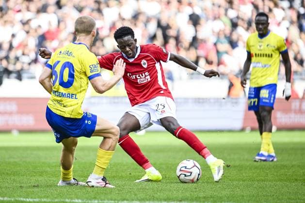 STVV s Robert-Jan Vanwesemael and Antwerp s Modibo Fofana pictured in action during a soccer match between Royal Antwerp FC and Sint-Truidense V.V., Sunday 30 August 2026 in Antwerp, on day 4 of the 2026-2027 Jupiler Pro League first division of the Belgian championship. TOM GOYVAERTS TomxGoyvaerts  x184751632x