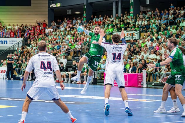 OPEL Handball Bundesliga: HSG Wetzlar vs. SG BBM Bietigheim, August 30, 2026—Nikolaj Laesoe (HSG Wetzlar, 32), Fynn Nicolaus (SG BBM Bietigheim, 14), Mathias Larson (SG BBM Bietigheim, 44, OPEL Handball Bundesliga: HSG Wetzlar vs. SG BBM Bietigheim, Wetzlar, August 30, 2026 Copyright: xBEAUTIFULxSPORTS Roeczeyx