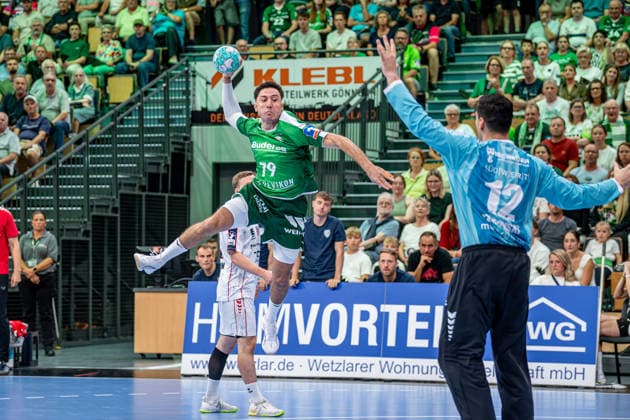 OPEL Handball Bundesliga: HSG Wetzlar vs. SG BBM Bietigheim, August 30, 2026 ^Ahmed Nafea, HSG Wetzlar, 79, goalkeeper Martin Tomovski SG BBM Bietigheim, 12 OPEL Handball Bundesliga HSG Wetzlar SG BBM Bietigheim Wetzlar, August 30, 2026 Copyright: xBEAUTIFULxSPORTS Roeczeyx