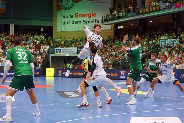 August 30, 2026, xovx, Opel Handball Bundesliga, HSG Wetzlar vs. SG BBM Bietigheim: Nikolaj Laesö (HSG Wetzlar), Maxim Orlov (SG BBM Bietigheim), Jona Schoch (HSG Wetzlar), Dominik Claus (SG BBM Bietigheim), Petter Överby (HSG Wetzlar), Niklas Theiß (HSG Wetzlar), Fabian Wiederstein (SG BBM Bietigheim), Wetzlar Buderus Arena, Hesse, Germany, DE