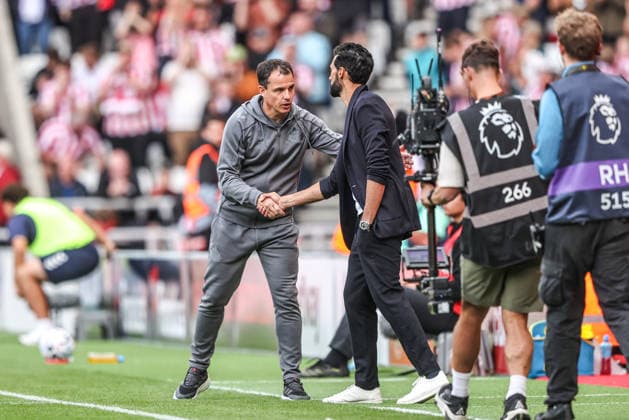 Premier League: Sunderland v Fulham Regis Le Bris manager of Sunderland shakes hands with Alvaro Arbeloa manager of Fulham after the game during the Premier League match Sunderland vs Fulham at Stadium Of Light, Sunderland, United Kingdom on 30 August 2026 (Photo by Alfie Cosgrove News Images) Sunderland Stadium Of Light Tyne and Wear United Kingdom Copyright: xAlfiexCosgrove NewsxImagesx