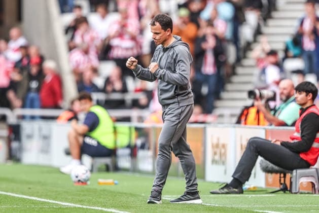 Premier League: Sunderland v Fulham Regis Le Bris manager of Sunderland celebrates the win during the Premier League match Sunderland vs Fulham at Stadium Of Light, Sunderland, United Kingdom on 30 August 2026 (Photo by Alfie Cosgrove News Images) Sunderland Stadium Of Light Tyne and Wear United Kingdom Copyright: xAlfiexCosgrove NewsxImagesx