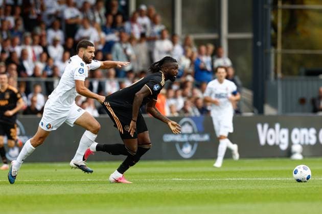 VELSEN-ZUID , 30-08-2026 , BUKO Stadion , season 2026 2027 , Dutch Eredivisie football , match between Telstar and Ajax , Picture shows Telstar player Abdelnour Soualhia, Ajax player Toluwalase Arokodare Telstar - Ajax  x206248957x Copyright: