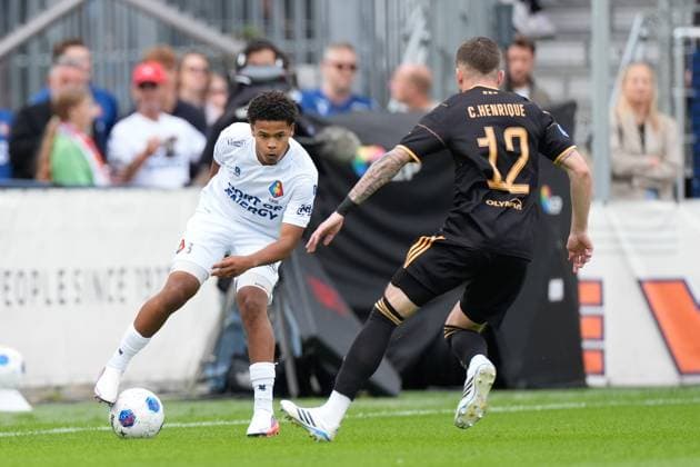VELSEN-ZUID , 30-08-2026 , BUKO Stadion , season 2026 2027 , Dutch Eredivisie football , match between Telstar and Ajax , Picture shows Telstar player Gerald Alders, Ajax player Caio Henrique Telstar - Ajax  x206248963x Copyright: