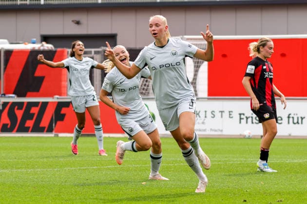 30.08.2026, xgrfx, Fussball Google Pixel Frauen-Bundesliga, Bayer Leverkusen - VfL Wolfsburg v.l. Tor, Ella Peddemors zum 0:1 (VfL Wolfsburg) Leverkusen *** August 30, 2026, xgrfx, Soccer, Google Pixel, Women s Bundesliga, Bayer Leverkusen vs. VfL Wolfsburg, Goal, Ella Peddemors scores to make it 0-1 for VfL Wolfsburg against Leverkusen