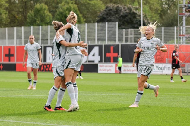 30.08.2026, xgrfx, Fussball Google Pixel Frauen-Bundesliga, Bayer Leverkusen - VfL Wolfsburg v.l. Tor, Ella Peddemors zum 0:1 (VfL Wolfsburg) Leverkusen *** August 30, 2026, xgrfx, Soccer, Google Pixel, Women s Bundesliga, Bayer Leverkusen vs. VfL Wolfsburg, Goal, Ella Peddemors scores to make it 0-1 for VfL Wolfsburg against Leverkusen