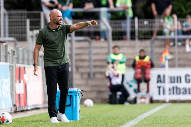 GOOGLE PIXEL Frauen-Bundesliga, Bayer 04 Leverkusen - VfL Wolfsburg; 30.08.2026 Stephan Lerch (Trainer VfL Wolfsburg) gestikuliert GOOGLE PIXEL Frauen-Bundesliga, Bayer 04 Leverkusen - VfL Wolfsburg, Leverkusen, Ulrich-Haberland-Stadion am 30.08.2026 DFB REGULATIONS PROHIBIT ANY USE OF PHOTOGRAPHS AS IMAGE SEQUENCES AND OR QUASI-VIDEO. *** GOOGLE PIXEL Women s Bundesliga, Bayer 04 Leverkusen vs. VfL Wolfsburg, August 30, 2026. Stephan Lerch, coach of VfL Wolfsburg, gestures. GOOGLE PIXEL Women s Bundesliga, Bayer 04 Leverkusen vs. VfL Wolfsburg, Leverkusen, Ulrich Haberland Stadium on August 30, 2026. DFB regulations prohibit any use of photographs as image sequences and or quasi-video. Copyright: xBEAUTIFULxSPORTS Wunderlx