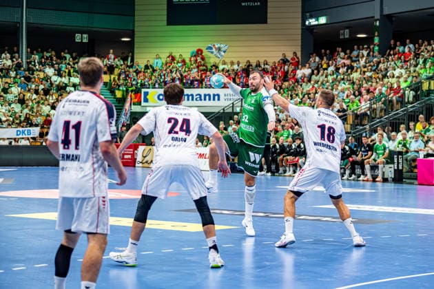 OPEL Handball Bundesliga: HSG Wetzlar vs. SG BBM Bietigheim, August 30, 2026; Nikolaj Laesoe (HSG Wetzlar), 32; Fabian Wiederstein (SG BBM Bietigheim), 18; Maxim Orlov, SG BBM Bietigheim, 24, Till Hermann, SG BBM Bietigheim, 41 OPEL Handball Bundesliga HSG Wetzlar vs. SG BBM Bietigheim, Wetzlar, August 30, 2026 Copyright: xBEAUTIFULxSPORTS Roeczeyx