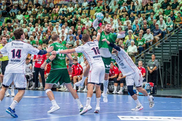 OPEL Handball Bundesliga: HSG Wetzlar vs. SG BBM Bietigheim, August 30, 2026; Nikolaj Laesoe (HSG Wetzlar), 32, Fabian Wiederstein SG BBM Bietigheim, 18, Petter Oeverby HSG Wetzlar, 11, Fynn Nicolaus SG BBM Bietigheim, 14, Dominik Claus, SG BBM Bietigheim, 7 OPEL Handball Bundesliga: HSG Wetzlar vs. SG BBM Bietigheim, Wetzlar, August 30, 2026 Copyright: xBEAUTIFULxSPORTS Roeczeyx