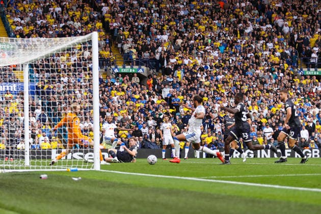Leeds United v Brentford, Premier League Dominic Calvert-Lewin Of Leeds United scores a GOAL 1-1 during the Leeds United v Brentford Premier League match at Elland Road, Leeds, England on 30 August 2026 Credit: Lee Keuneke Every Second Media Editorial use only. All images are copyright Every Second Media Limited. No images may be reproduced without prior permission. All rights reserved. Premier League and Football League images are subject to licensing agreements with Football DataCo Limited. see https: www.football-dataco.com Copyright: xIMAGO EveryxSecondxMediax ESM-2124-0094 LeexKeunekex xEveryxSecondxMediax