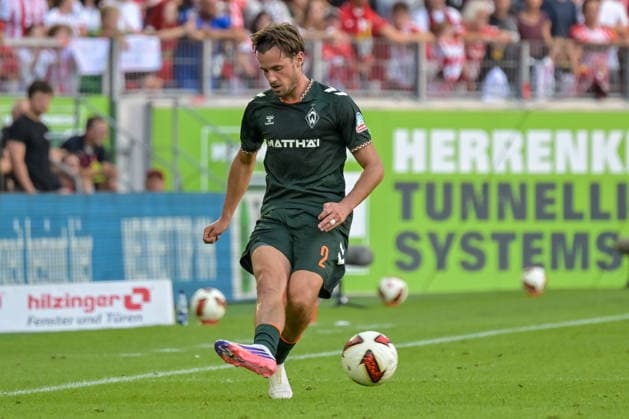 Olivier Deman (SV Werder Bremen, 02) spielt den Ball. GER, SC Freiburg vs Werder Bremen, Fussball, Bundesliga, 1. Spieltag, Saison 2026 2027, 30.08.2026 DFL DFB REGULATIONS PROHIBIT ANY USE OF PHOTOGRAPHS AS IMAGE SEQUENCES AND OR QUASI-VIDEO GER, SC Freiburg vs Werder Bremen, Fussball, Bundesliga, 1. Spieltag, Saison 2026 2027, 30.08.2026 Freiburg *** Olivier Deman, SV Werder Bremen, No. 02, plays the ball (GER), SC Freiburg vs. Werder Bremen, Soccer, Bundesliga, Matchday 1, 2026–2027 Season, August 30, 2026 DFL DFB regulations prohibit any use of photographs as image sequences and or quasi-video GER, SC Freiburg vs. Werder Bremen, soccer, Bundesliga, Matchday 1, 2026–2027 Season, August 30, 2026, Freiburg Copyright: xEibner-Pressefotox EP_THS