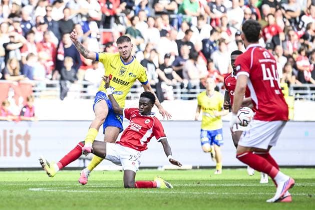 STVV s Ryan Merlen and Antwerp s Modibo Fofana pictured in action during a soccer match between Royal Antwerp FC and Sint-Truidense V.V., Sunday 30 August 2026 in Antwerp, on day 4 of the 2026-2027 Jupiler Pro League first division of the Belgian championship. TOM GOYVAERTS TomxGoyvaerts  x184753821x