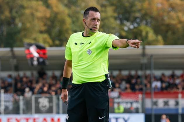 VELSEN-ZUID , 30-08-2026 , BUKO Stadion , season 2026 2027 , Dutch Eredivisie football , match between Telstar and Ajax , Picture shows scheidsrechter Dennis Higler Telstar - Ajax  x206249651x Copyright: