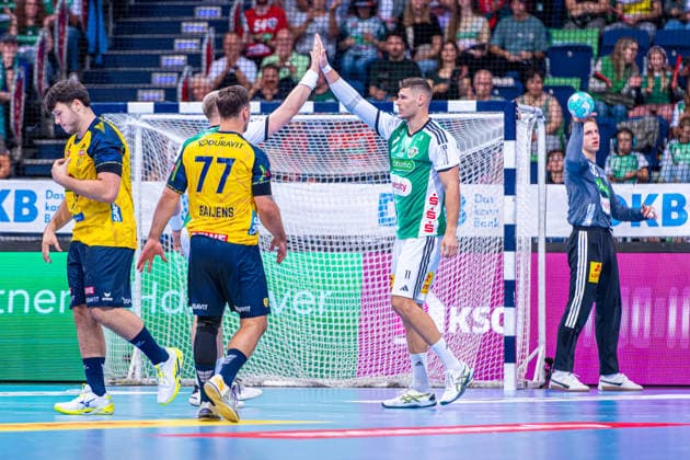 Sebastian Heymann of TSV Hannover Burgdorf, No. 11 from the left, TSV Hannover Burgdorf (green) vs. Rhein Neckar Löwen (yellow) on Matchday 1 of the 2026–2027 season in the Opel Handball Bundesliga, August 30, 2026, ZAG Arena Hannover, GER, Copyright: xJanxGuentherx xTSVxHannover-Burgdorfx
