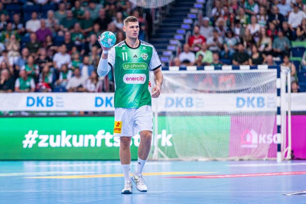 Sebastian Heymann of TSV Hannover Burgdorf, No. 11 from the left, TSV Hannover Burgdorf (green) vs. Rhein Neckar Löwen (yellow) on Matchday 1 of the 2026–2027 season in the Opel Handball Bundesliga, August 30, 2026, ZAG Arena Hannover, GER, Copyright: xJanxGuentherx xTSVxHannover-Burgdorfx