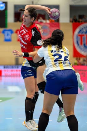 Kelly de Abreu Rosa, Thueringer HC, 77; Christin Kaufmann, Buxtehuder SV, 26 GER; Thueringer HC vs. Buxtehuder SV, Handball, Alsco Women s Handball Bundesliga, 2026–2027 Season, Matchday 1, Sunday, 3:00 p.m., August 30, 2026 GER, Thueringer HC vs. Buxtehuder SV, Handball, Alsco Women’s Handball Bundesliga, 2026–2027 season, Matchday 1, Sunday, 3:00 p.m., August 30, 2026, Bad Langensalza Copyright: xMartinxHerbstx