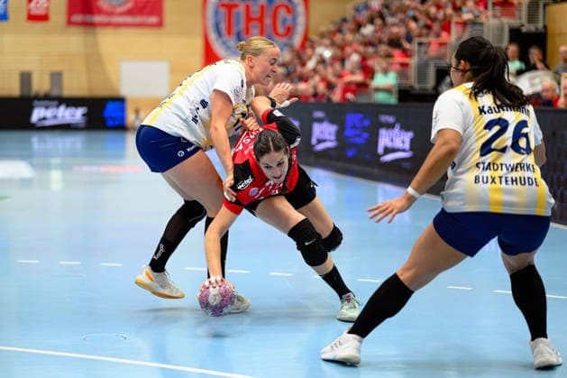 Kelly de Abreu Rosa, Thueringer HC, 77, Enna Oberlaender, Buxtehuder SV, 17, Christin Kaufmann, Buxtehuder SV, 26 GER, Thueringer HC vs. Buxtehuder SV, Handball, Alsco Women’s Handball Bundesliga, 2026–2027 season, Matchday 1, Sunday, 3:00 p.m., August 30, 2026 (GER), Thueringer HC vs. Buxtehuder SV, Handball, Alsco Women’s Handball Bundesliga, 2026–2027 season, Matchday 1, Sunday, 3:00 p.m., August 30, 2026, Bad Langensalza Copyright: xMartinxHerbstx