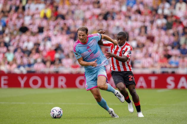 Sunderland v Fulham, Premier League Noah Sadiki of Sunderland battles with Sander Berge of Fulham during the Sunderland v Fulham Premier League match at the Stadium of Light, Sunderland, England on 30 August 2026 Credit: Craig Cowan Every Second Media Editorial use only. All images are copyright Every Second Media Limited. No images may be reproduced without prior permission. All rights reserved. Premier League and Football League images are subject to licensing agreements with Football DataCo Limited. see https: www.football-dataco.com Copyright: xIMAGO EveryxSecondxMediax ESM-2126-0072 CraigxCowanx xEveryxSecondxMediax