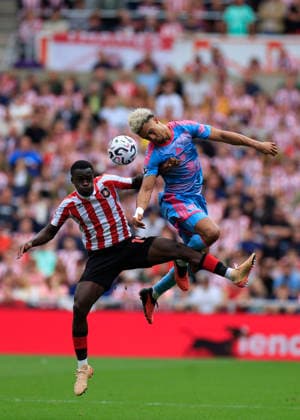 Sunderland v Fulham Premier League Habib Diarra of Sunderland competes for the ball with Antonee Robinson of Fulham during the Premier League match at the Stadium of Light, Sunderland 30 08 2026 UK Newspapers OUT Copyright: xFredxPalmerx FIL-23863-0109