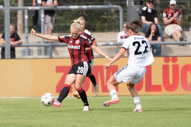30.08.2026, xhfmx, Fussball Google Pixel Frauen-Bundesliga, Eintracht Frankfurt - 1.FC Nürnberg v.l. Rebecka Blomqvist (Eintracht Frankfurt, 28), Julia Pollak (1.FC Nürnberg, 22) Frankfurt am Main *** August 30, 2026, xhfmx, Soccer Google Pixel Women s Bundesliga, Eintracht Frankfurt vs. 1. FC Nürnberg, Rebecka Blomqvist (Eintracht Frankfurt), 28, Julia Pollak (1. FC Nürnberg), 22, Frankfurt am Main