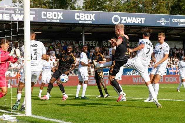 VELSEN-ZUID , 30-08-2026 , BUKO Stadion , season 2026 2027 , Dutch Eredivisie football , match between Telstar and Ajax , Picture shows Ajax player Davy Klaassen scoring the 0-1 Telstar - Ajax  x206250094x Copyright: