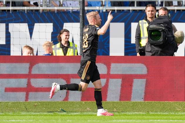 VELSEN-ZUID , 30-08-2026 , BUKO Stadion , season 2026 2027 , Dutch Eredivisie football , match between Telstar and Ajax , Picture shows Ajax player Davy Klaassen celebrating the 0-1 Telstar - Ajax  x206250150x Copyright: