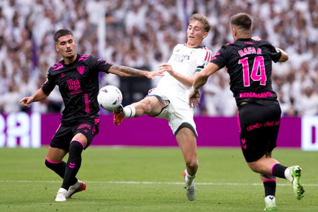 LA LIGA EA Sports - Real Madrid vs Malaga MADRID, SPAIN - August 30:Dean Huijsen of Real Madrid and Rafa Rodriguez of Malaga in action during the La Liga 2026 27 match between Real Madrid and Malaga at Santiago Bernabeu Stadium. (Photo by Guille Martinez f22photo) Madrid Santiago Bernabeu Stadium Spain Copyright: xGuillermoxMartinezx
