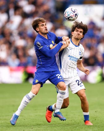 Chelsea gegen Brighton Hove Albion, 30. August 2026, London, Premier League, Fußball: Chelsea gegen Brighton Hove Albion – Ferdi Kadioglu von Brighton Hove Albion und Pep Chavarria von Chelsea. Foto: Jacques Feeney, Abseits, London, Großbritannien  Copyright: xJacquesxFeeneyx xOffsidexOffside