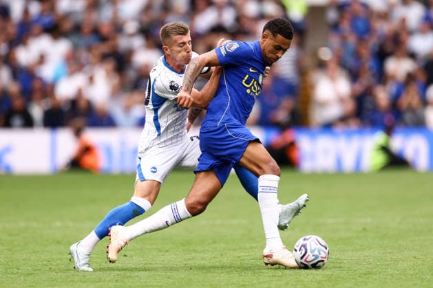 Chelsea gegen Brighton Hove Albion, 30. August 2026, London, Premier League, Fußball: Chelsea gegen Brighton Hove Albion. Morgan Rogers von Chelsea und Joao Costinha von Brighton Hove Albion. Foto: Jacques Feeney, Offside, London, Großbritannien  Copyright: xJacquesxFeeneyx xOffsidexOffside