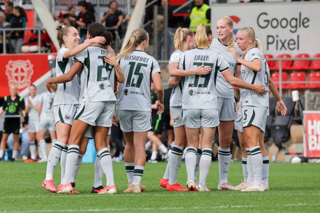 30.08.2026, xgrfx, Fussball Google Pixel Frauen-Bundesliga, Bayer Leverkusen - VfL Wolfsburg v.l. Tor, Cora Zicai zum 1:2 (VfL Wolfsburg) Leverkusen *** August 30, 2026, xgrfx, Soccer, Google Pixel, Women s Bundesliga, Bayer Leverkusen vs. VfL Wolfsburg, Goal, Cora Zicai scores to make it 1-2 for VfL Wolfsburg against Leverkusen