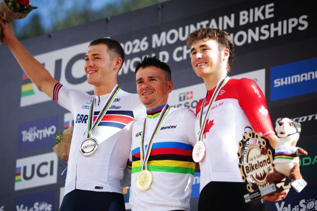 2026 UCI Mountain Bike World Championships Picture by Ed Sykes SWpix.com - 30 08 2026 - Cycling - 2026 UCI Mountain Bike World Championships - Val di Sole, Trentino, Italy - Cross-country Olympic (XCO) - Men Elite Podium - Thomas Pidcock (Great Britain) wins the Gold Medal to become World Champion with Charlie Aldridge (Great Britain) receiving the Silver Medal and Cole Punchard (Canada) receiving the Bronze Medal Copyright: x xSWpix.comx(t axPhotographyxHubxLtd)xEdxSykes SWpix.comx SWP-3030-21630