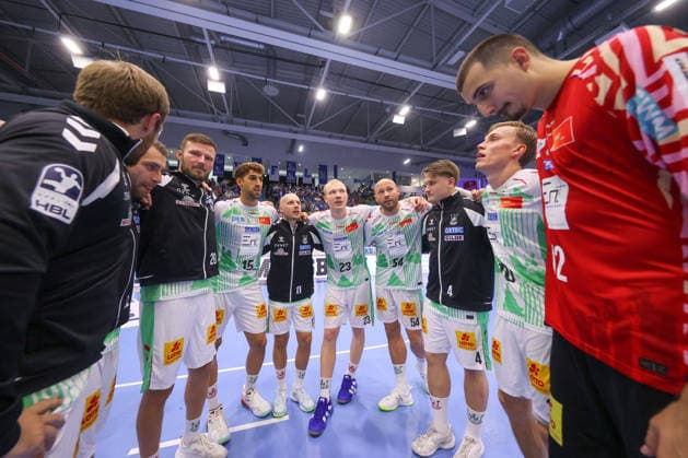 August 30, 2026, xtgx, Opel HBL Handball, VfL Gummersbach vs. SC Magdeburg emspor, from left: Magdeburg celebrates the victory; Gummersbach celebrates after the game