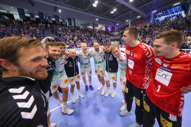 August 30, 2026, xtgx, Opel HBL Handball, VfL Gummersbach vs. SC Magdeburg emspor, from left: Magdeburg celebrates the victory; Gummersbach celebrates after the game