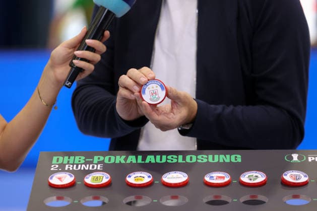 August 30, 2026, xtgx, Opel HBL Handball, VfL Gummersbach vs. SC Magdeburg emspor, from left: Draw for the second round of the DHB Cup in Gummersbach