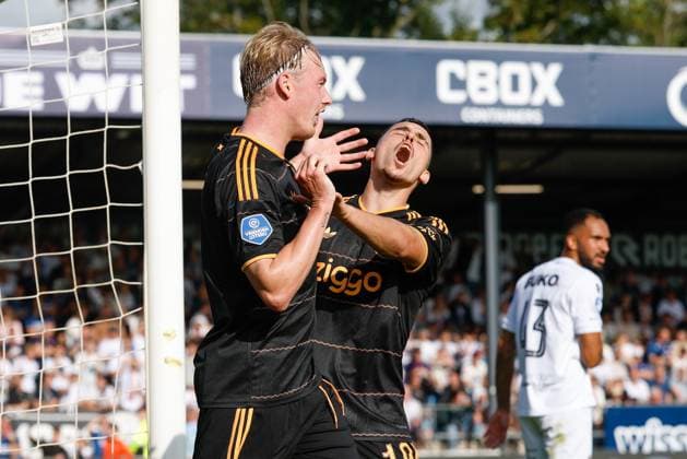 VELSEN-ZUID , 30-08-2026 , BUKO Stadion , season 2026 2027 , Dutch Eredivisie football , match between Telstar and Ajax , Picture shows Ajax player Julian Brandt, Ajax player Oscar Gloukh Telstar - Ajax  x206250392x Copyright: