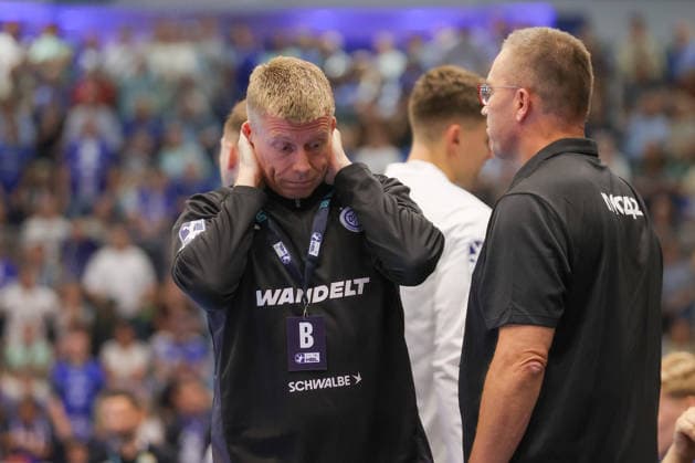 August 30, 2026, xtgx, Opel HBL Handball, VfL Gummersbach vs. SC Magdeburg emspor, from left: Gudjon Valur Sigurdsson, Gummersbach coach, looks disappointed, dejected, disappointed Gummersbach