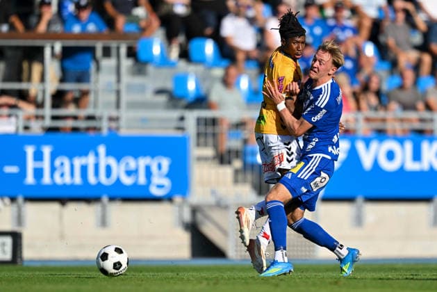 SOCCER - BL, Hartberg vs Ried HARTBERG,AUSTRIA,30.AUG.26 - SOCCER - ADMIRAL Bundesliga, TSV Hartberg vs SV Ried. Image shows Evan Eghosa Aisowieren (Ried) and Benjamin Markus (Hartberg).  GEPAxpictures xAvnixRetkoceri