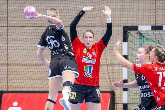 Halle, Germany, August 30, 2026. From left: Charlotte Cholevova (Metzingen) and Tina Wagenlader (Halle). Women s Handball Bundesliga, 2026–2027 season. SV Union Halle Neustadt vs. TuS Metzingen Halle Saale Copyright: xEibner-Pressefotox EP_EER