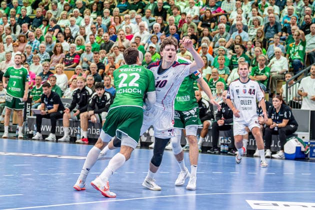 OPEL Handball Bundesliga HSG Wetzlar vs. SG BBM Bietigheim, August 30, 2026 Jonas Josef (SG BBM Bietigheim), 10, Jona Schoch (HSG Wetzlar), 22, Niklas Theiß, HSG Wetzlar, 9, Mathias Larson, SG BBM Bietigheim, 44 OPEL Handball Bundesliga HSG Wetzlar vs. SG BBM Bietigheim, Wetzlar, August 30, 2026 Copyright: xBEAUTIFULxSPORTS Roeczeyx