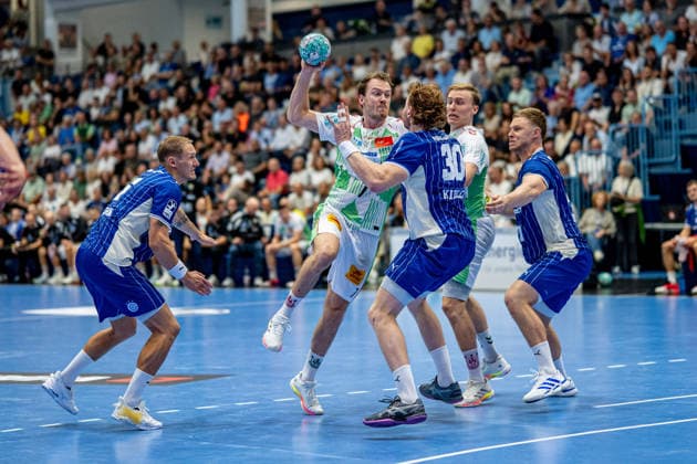 Opel Handball Bundesliga, VfL Gummersbach vs. SC Magdeburg, August 30, 2026 Tilen Kodrin VfL Gummersbach 5, Felix Claar SC Magdeburg 7, Tom Kiesler VfL Gummersbach 30, Kristjan Horžen VfL Gummersbach 27, Opel Handball Bundesliga, VfL Gummersbach vs. SC Magdeburg, August 30, 2026 Copyright: xBEAUTIFULxSPORTS Erlhofx