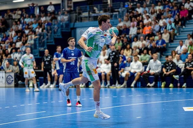 Opel Handball Bundesliga, VfL Gummersbach vs. SC Magdeburg, August 30, 2026 Kay Smits (VfL Gummersbach) 31, Oskar Vind Rasmussen (SC Magdeburg) 9, Opel Handball Bundesliga, VfL Gummersbach vs. SC Magdeburg, August 30, 2026 Copyright: xBEAUTIFULxSPORTS Erlhofx