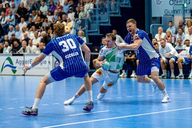 Opel Handball Bundesliga, VfL Gummersbach vs. SC Magdeburg, August 30, 2026: Tom Kiesler (VfL Gummersbach) 30, Felix Claar (SC Magdeburg) 7, Kristjan Horžen (VfL Gummersbach) 27, Opel Handball Bundesliga, VfL Gummersbach vs. SC Magdeburg, August 30, 2026 Copyright: xBEAUTIFULxSPORTS Erlhofx
